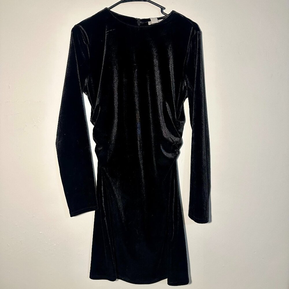 H&M Form Fitted Velvet Black Dress